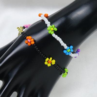 China TRENDY Mix Colors Handcrafted Daisy Bracelets Summer Colors18K Plated Clasp Beaded Hawaiian Flower Bracelets for sale