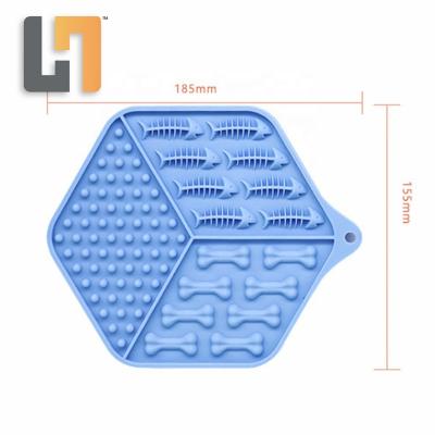 China Sustainable Silicone Dog Lick Mat Bath Buddy And Dog Lick Pad Keep Dog Comfortable And Funny In Bath Time for sale