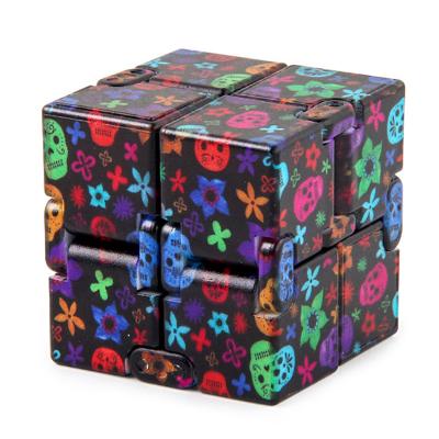 China Pink Christmas Moving Person Cube and Halloween Infinity Cube Toys for Kids and Adults, Mini Magic Infinity Cube Tabletop Toys for sale