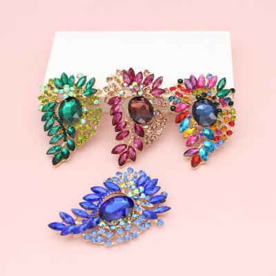 China Wholesale New Arrival Super Alloy Rhinestone Snap Brooches Flower Brooch Popular Leaf Pins Pin Jewelry Gold Color for sale