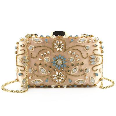 China 2022 factory direct sale pearl embroidery lady bags PORTABLE hot high quality heavy handmade evening clutch multicolor custom for sale