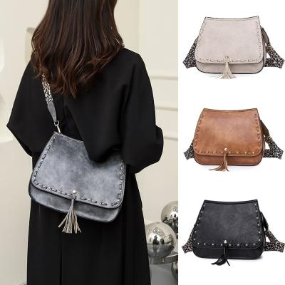 China Euramerican Female Casual Cross Body Bag Retro Shoulder Bag Women Messenger Bags With Adjustable Strap Waterproof Tassels Handbag for sale