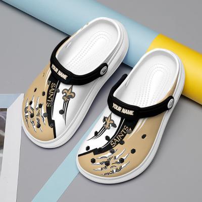 China Trademark 32 Teams Selling New Hole Unisex Sandals Women Anti-static Warm Stylish Lightweight Breathable Platform for sale