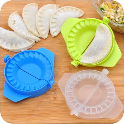 China Casual Life Kitchen Household Products Cooking Tools Plastic Dumpling Make Mold for sale