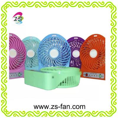 China Hot plastic portable mini usb led fan with high quality for sale