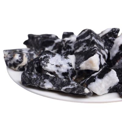 China China Natural Black And White Strip Quartz Crystals Gravel Rough Strips Crystal Stone Porphyry For Healing for sale