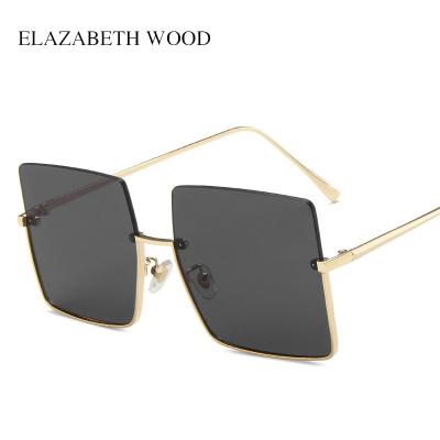 China Fashion Sunglasses Shape Wholesale 2021 Fashionable Custom Luxury Oversized Ladies Sun Shade Sunglasses For Women for sale