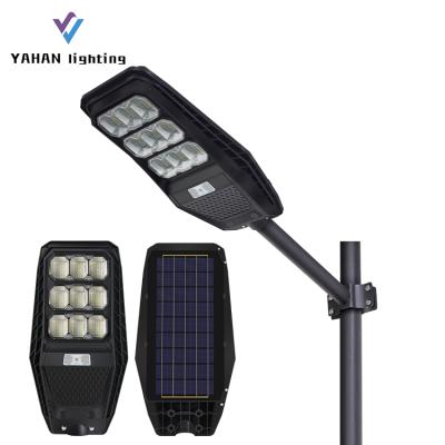 China ROAD Remote Control IP65 Waterproof Outdoor 100W 200W 300W Integrated All In One Solar LED Street Light for sale