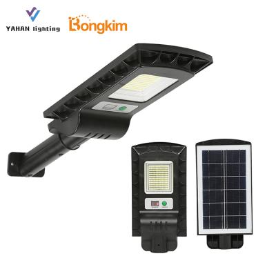 China ROAD ABS Engineering Outdoor Waterproof IP65 Plastics SMD 20watt Integrated Solar AIO LED Street Light for sale