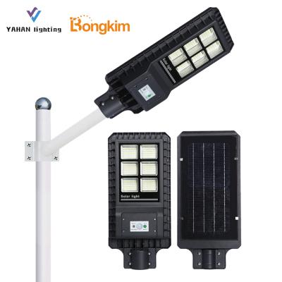 China ROAD Aluminum Outdoor Waterproof IP65 Die Casting Integrated 60 120 180 Watts All In One LED Solar Street Light for sale