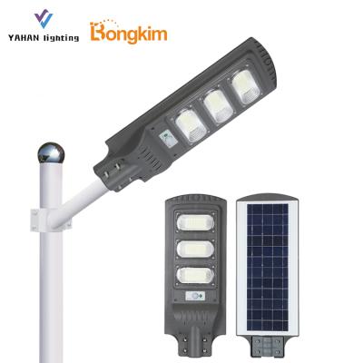 China ROUTE CE ROHS SMD Chip Waterproof IP65 30W 60W 90W Integrated All In One Solar LED Street Light for sale