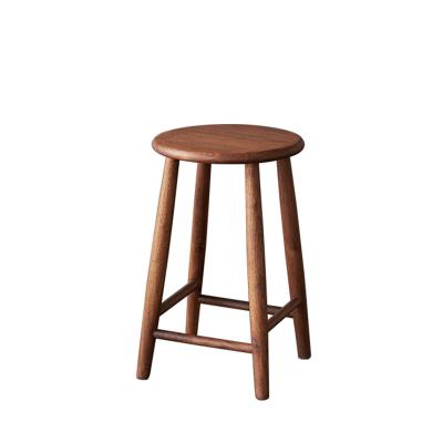 China Cooling High Quality Custom High Spindle Back Cafe Restaurant Bar Stool Solid Wood Chinese Dining Chair for sale