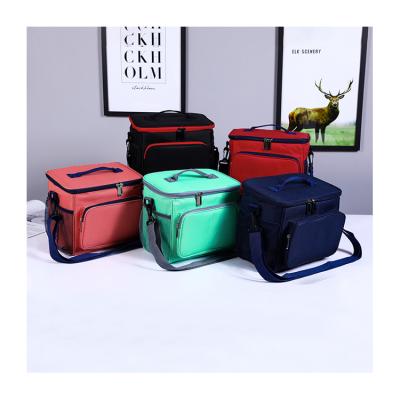 China Insulated Portable Outdoor Picnic Lunch Bag Large Capacity Cool-Keeping Cooler Bag Custom Logo for sale