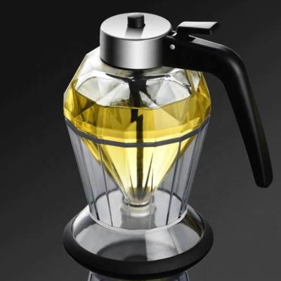 China Sustainable Fashion Kitchen Use Oil Vinegar Dispenser With Color Box for sale