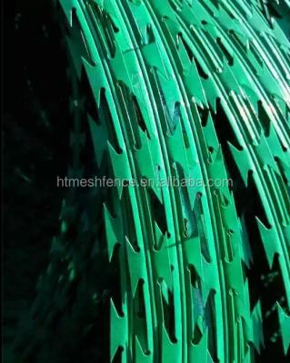 China Iron Wire BTO-22 Green Powder Coated Concertina Razor Barbed Wire for sale