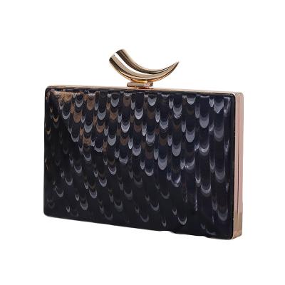 China Fashion Retro Square PU Girl Cross-Body Bag Metal Horn Claxon Chain Bag Lady Leather Printed Soft Shiny Equalizing Clutch Bags for sale