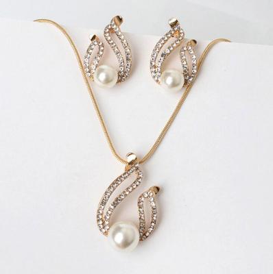 China CLASSIC Trendy Bridal Jewelry Pearl Earring Necklace U Shaped Set for sale