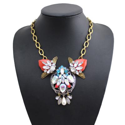 China Fashion exaggerated alloy crystal flower necklace for sale