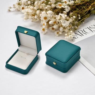 China FENFEN hot sale PU logo jewelry leather packaging box custom made leather pendant box for wedding for sale