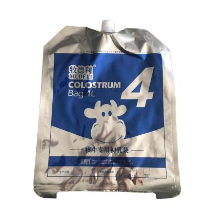 China Milk Storage 2.5L 4L Milk Pouch Calf Cow Colostrum Storage Bags With Soft Tube First Milk Bags Colostrum Bag for sale