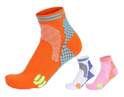 China Autumn Winter Wholesale Adult Unisex Antibacterial Thick Short Tube Sports Knockout Basketball Socks for sale