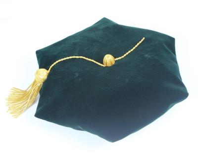 China Can Be Customized Forest Green Velvet Graduation Doctoral Tam With Gold Bullion Tassel 6 Sided for sale