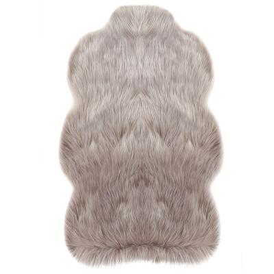 China New Design Rabbit Shape Anti Slip Washable Home Decorative Hairy Faux Fur White Blankets for sale