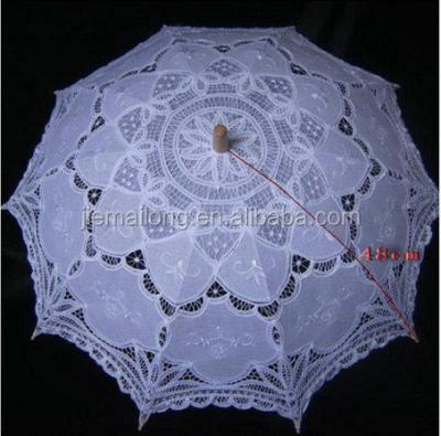 China 2016 Hot Wholesale Lace Umbrella Wooden Battenburg Ivory White Bridal Wedding Lace Umbrella For Wedding Party for sale