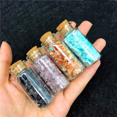 China Viable Natural Mini Size Bottle Crystal Chips Crystal Quartz Gift Opens Gemstone Water Bottle For Sale for sale