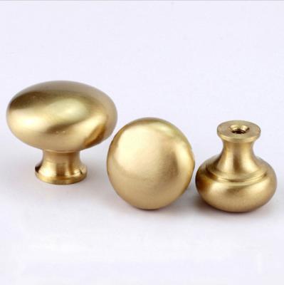 China Zhuoqi Modern Popular Solid Brass Drawer Handles Wardrobe Door Knobs Kitchen Tableware Door Handles Storage Box Pulls for sale