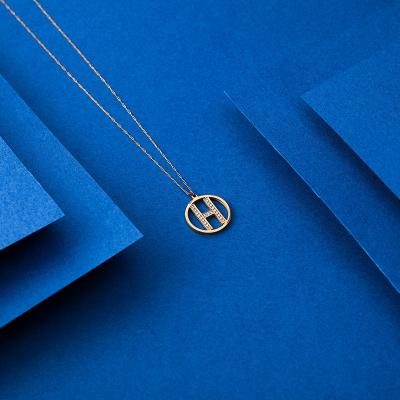 China FASHIONABLE Wholesale Circle Initial Letter H Necklace 18K Gold Plated Stainless Steel Round Pendant Chain for sale