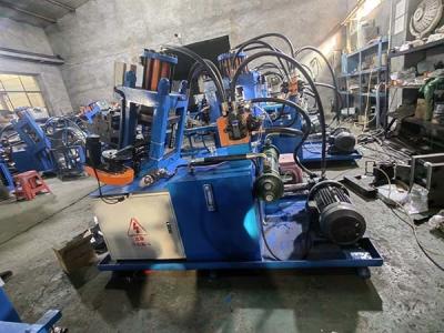 China Galvanized  Hydraulic Pressure Type Staples Forming Machine for sale