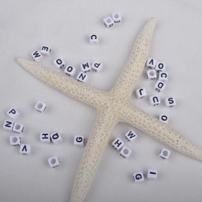 China Wholesale Classic Plastic Alphabet Letters Beads For DIY Bracelet Making, Plastic Cube Beads Alphabets With Black Letters, 0.5kg/pack for sale