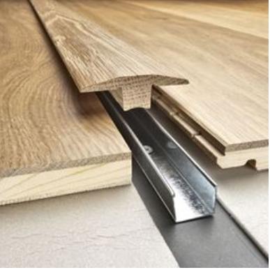 China Traditional Prefinished Timber Oak Teak Walnut Baseboard Molding Skirting Board for sale