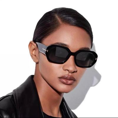 China Fashion Sunglasses Newcomers Fashion Design Big Frame Plastic Women Men Vintage Sun Glass Sunglasses for sale