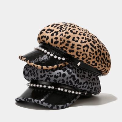 China 2020 Fashion Newspaper Seller Ivy Cap For Women Autumn /Winter Leopard Print CIA Image New Ivy Cap Outdoor Ivy Hat for sale