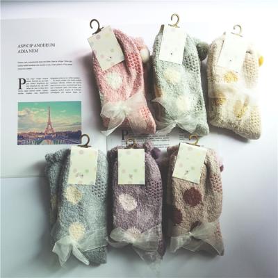 China Autumn And Winter Lady Coral Dot Socks Soft Warm Women Fuzzy Slipper Floor Socks Breathable Fleece for sale