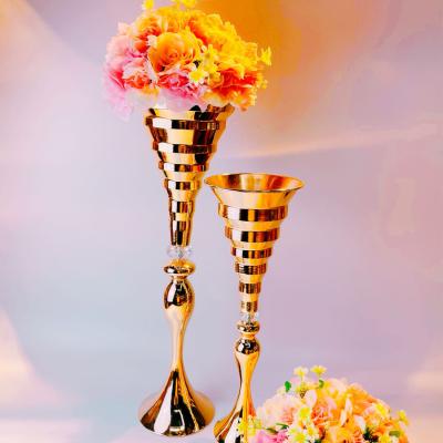 China 2021 new shiny classic/postmodern metal gold decorations vase sets wedding floral centerpieces for sale