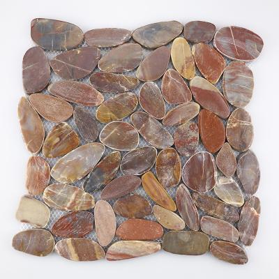 China Flat Farmhouse Colored Pebble And Cobblestone Mosaic For Garden Stone Price for sale