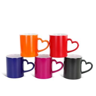 China Cheap Disposable 2022 Porcelain Coffee Tea Cups Heat Photo Sublimation Self-Contained Color Changing Mug for sale