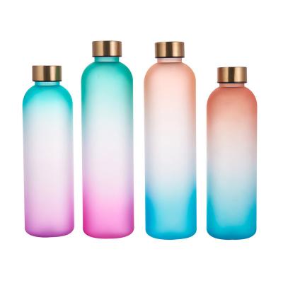 China 2021 Viable Water Bottle Drinking Gold Tritan Non-Toxic Lids 1 Gallon Water Bottle With Time Marker Straw for sale