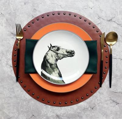 China Viable Elegant Dinner Dish Set with Luxury Tablecloth, Knife and Fork Porcelain Wedding Favors Horse Head Tableware Gift for sale