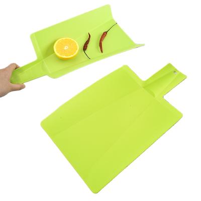 China Kitchen Viable Hot Selling Collapsible Silicone Foldable Cutting Board for sale