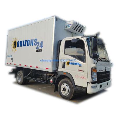 China Fiberglass reinforce export howo 5T food truck refrigerated box truck 5ton meat transport refrigerated truck price for sale