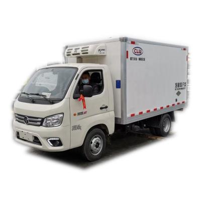 China Fiberglass Reinforce Foton Gasoline 2ton Beef Vegetable Transport Mini Refrigerator Truck Sale In Peru for sale