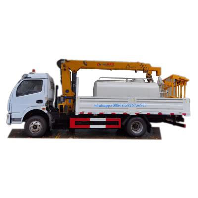 China TRUCK CRANE Dongfeng export 4ton truck cranes with 5000liter water tank truck telescopic boom 4ton truck with crane for sale