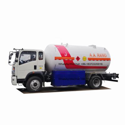 China CLW 5cbm 8cbm 10cbm LPG 10 Cubic Meter Gas Truck Bobtail Refueling Dispenser Truck for sale