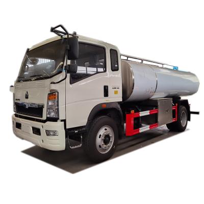 China Howo 5000liter food grade stainless steel milk transport tanker milk transport truck price for hotels 5000L for sale