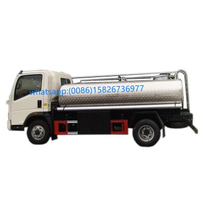 China Hotels SINOTRUCK HOWO 4x2 5cbm 304 Stainless Steel Water Tank Truck Food Grade 5000L Drinking Water Water Tanker Truck Sale In Africa for sale