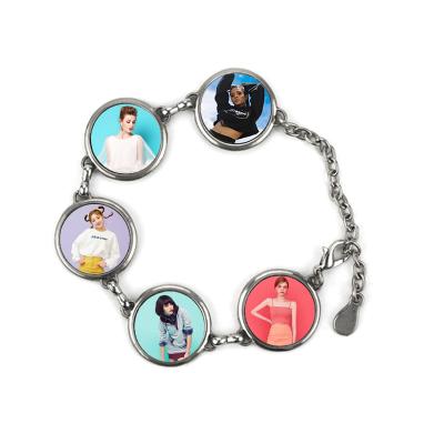 中国 Fashion Romantic OEM Customized Logo Print Sublimation Blank Round Hand Charm Metal Chain Bracelets 販売のため